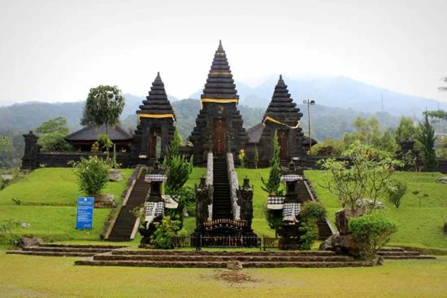 Pura Aditya Jaya (Rawamangun)